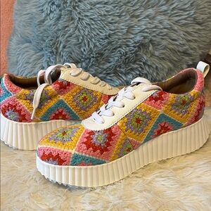 Zodiac Colorful Geometric Platform Sneakers